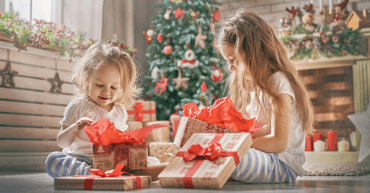 Kuda nas vodi preterano poklanjanje deci u vreme novogodišnjih praznika i šta je pravi poklon za dete?